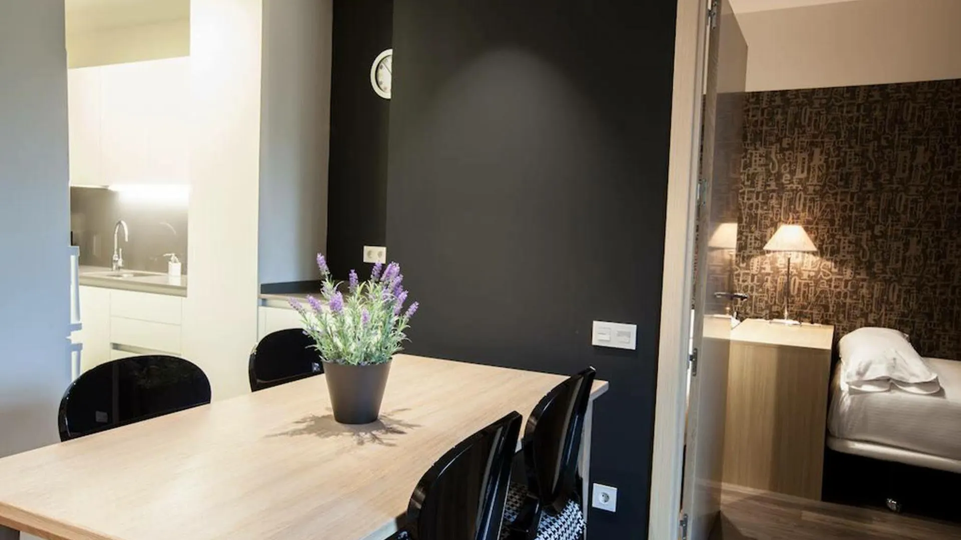 Cosmopolita Apartments Consell De Cent Barcelona 0*,