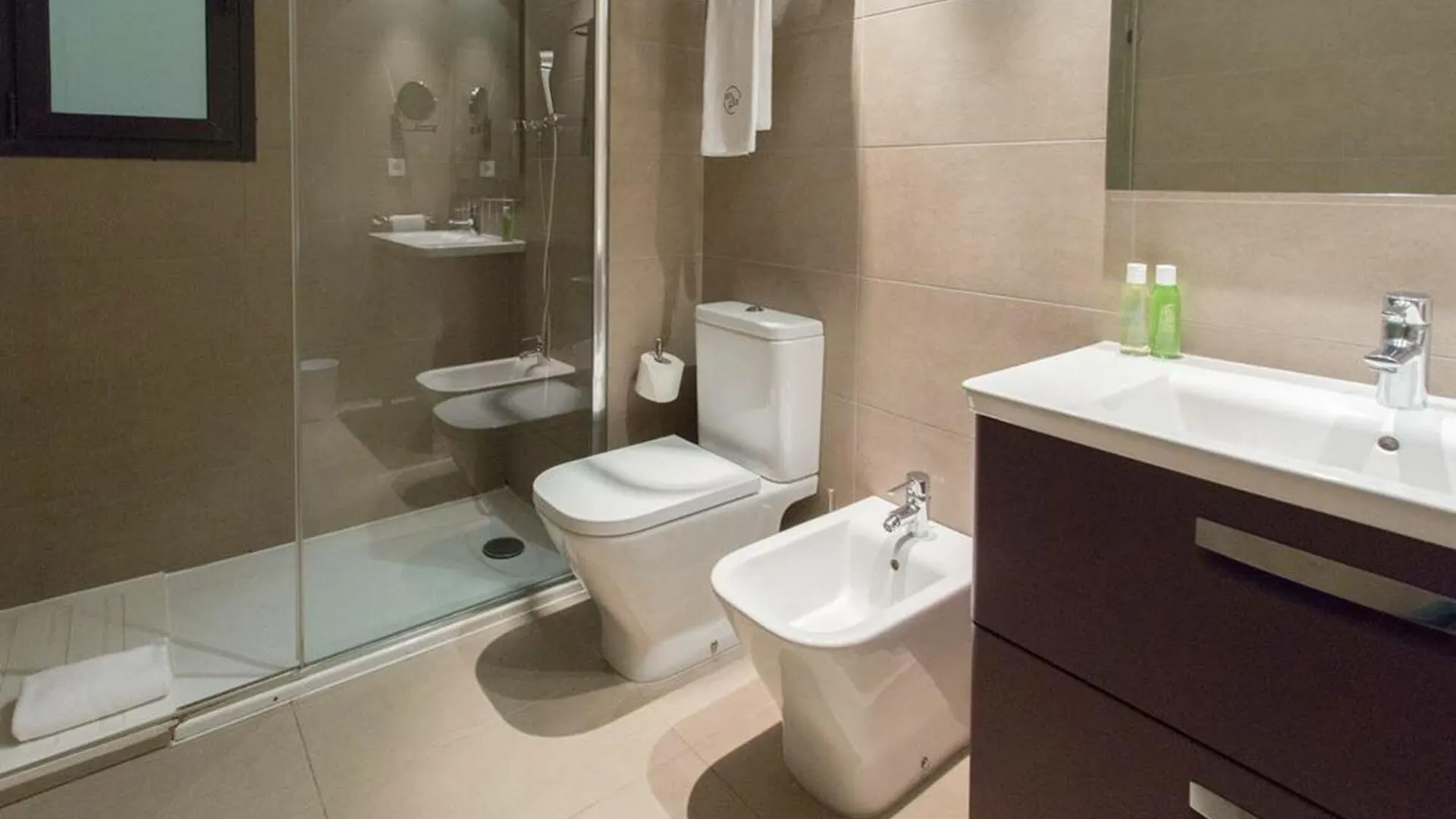 Cosmopolita Apartments Consell De Cent Barcelona