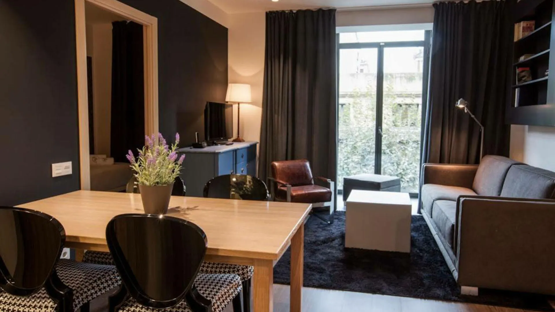 Cosmopolita Apartments Consell De Cent Barcelona Spain