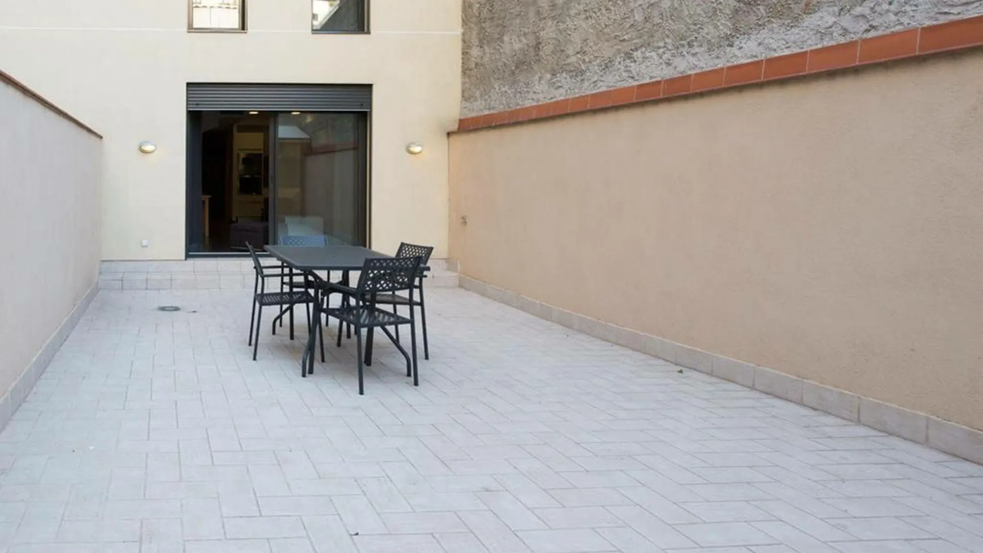 Cosmopolita Apartments Consell De Cent Barcelona Spain