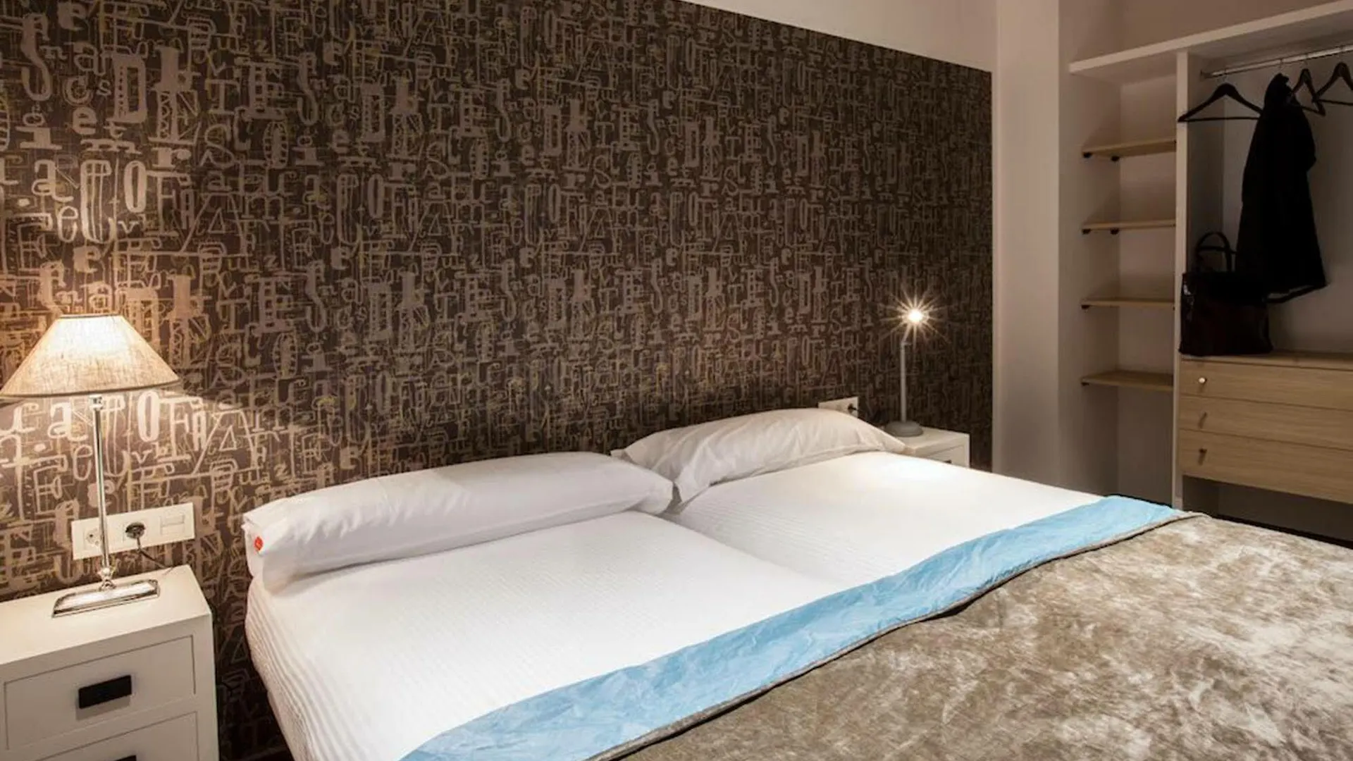 Cosmopolita Apartments Consell De Cent Barcelona 0*,